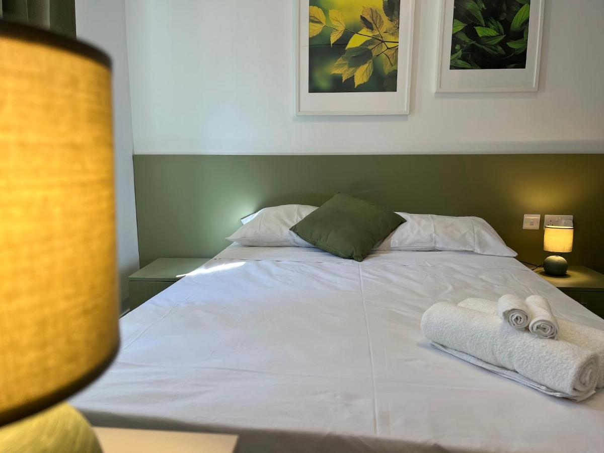 Apartment Modern And Spacious 3 Bedroom *